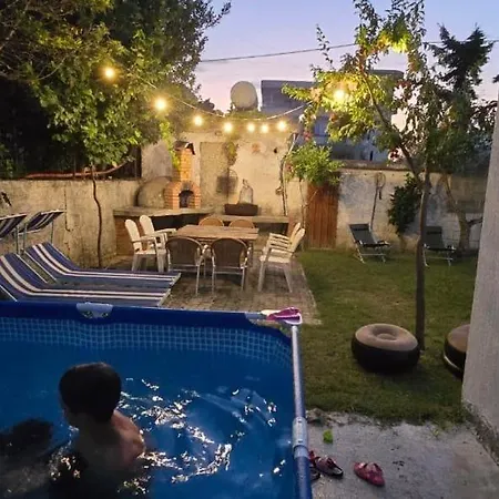 Prázdninový dům Garden Oasis *